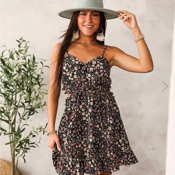 Buckle Dress - Picture 6 of 6